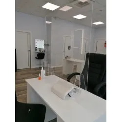 Barrière de protection transparente — écran en verre pour professionnels de la manucure