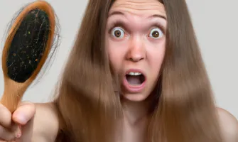 Vous luttez contre la perte de cheveux ? Avez-vous essayé le peigne laser HairMax LaserComb ?